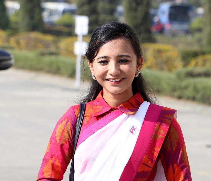 स्वास्थ्य मन्त्री प्रदीप पौडेलले आफ्नै योजनालाई धक्का पुग्नेगरि लाचार अभिव्यक्रि दिएको  तोसिमा कार्कीको  आरोप